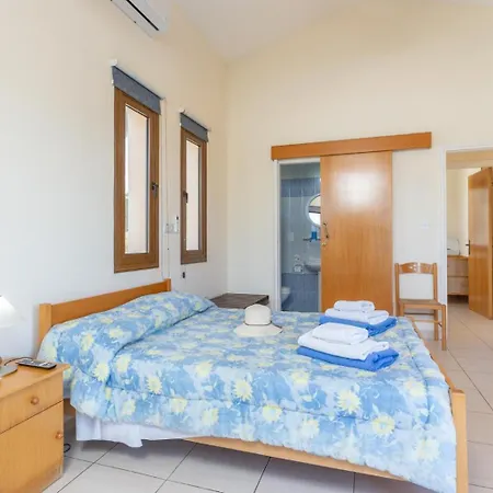 Halima Georgios Villa Polis