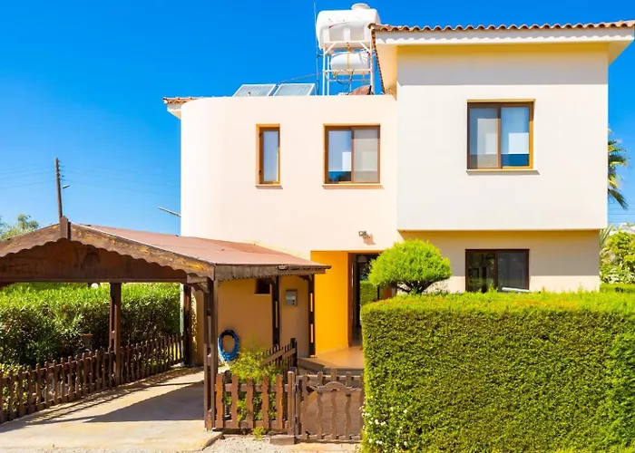 Halima Georgios Villa Polis