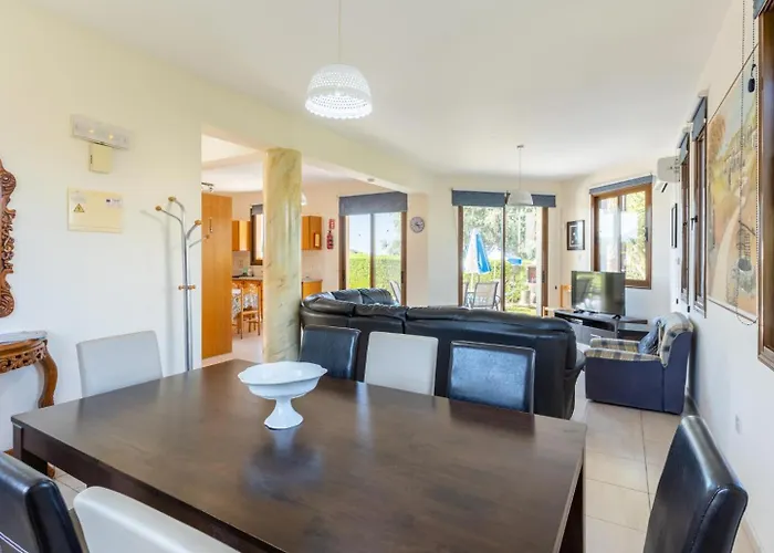 Halima Georgios * Polis